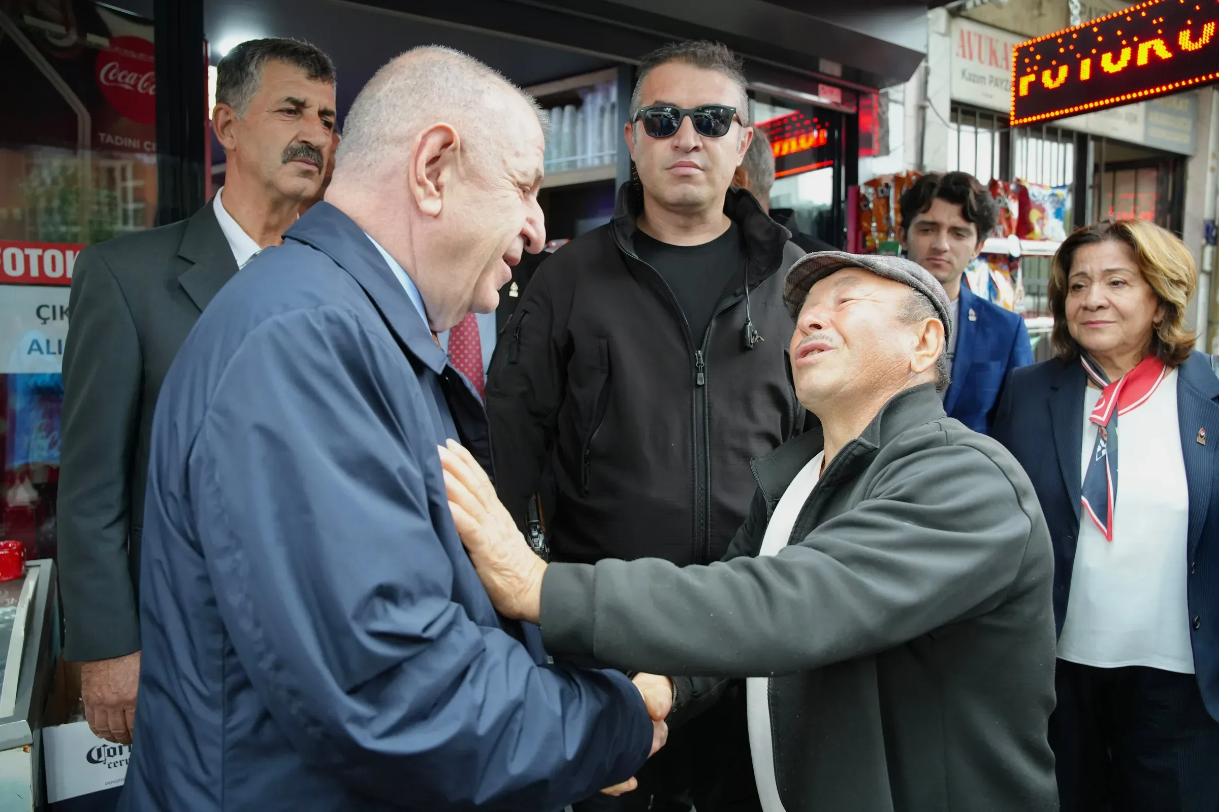 Ümit Özdağ Aydın'da esnaf ve vatandaşlarla bir araya geldi